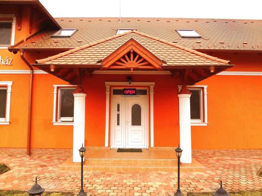 Hotel Horvath Vendeghaz Orosháza Exterior foto